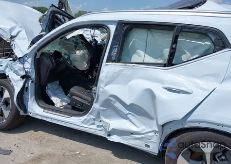 2025 Volvo Xc40 B5 Plus Bright Theme из США, поврежденный, VIN YV4L12UE6S2563585